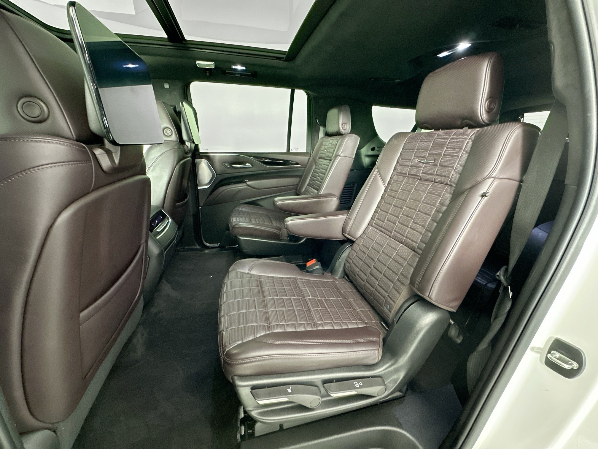 used 2022 Cadillac Escalade ESV car, priced at $69,993