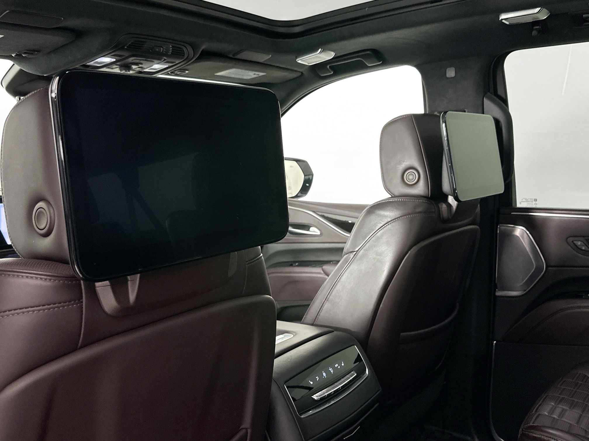 used 2022 Cadillac Escalade ESV car, priced at $69,993