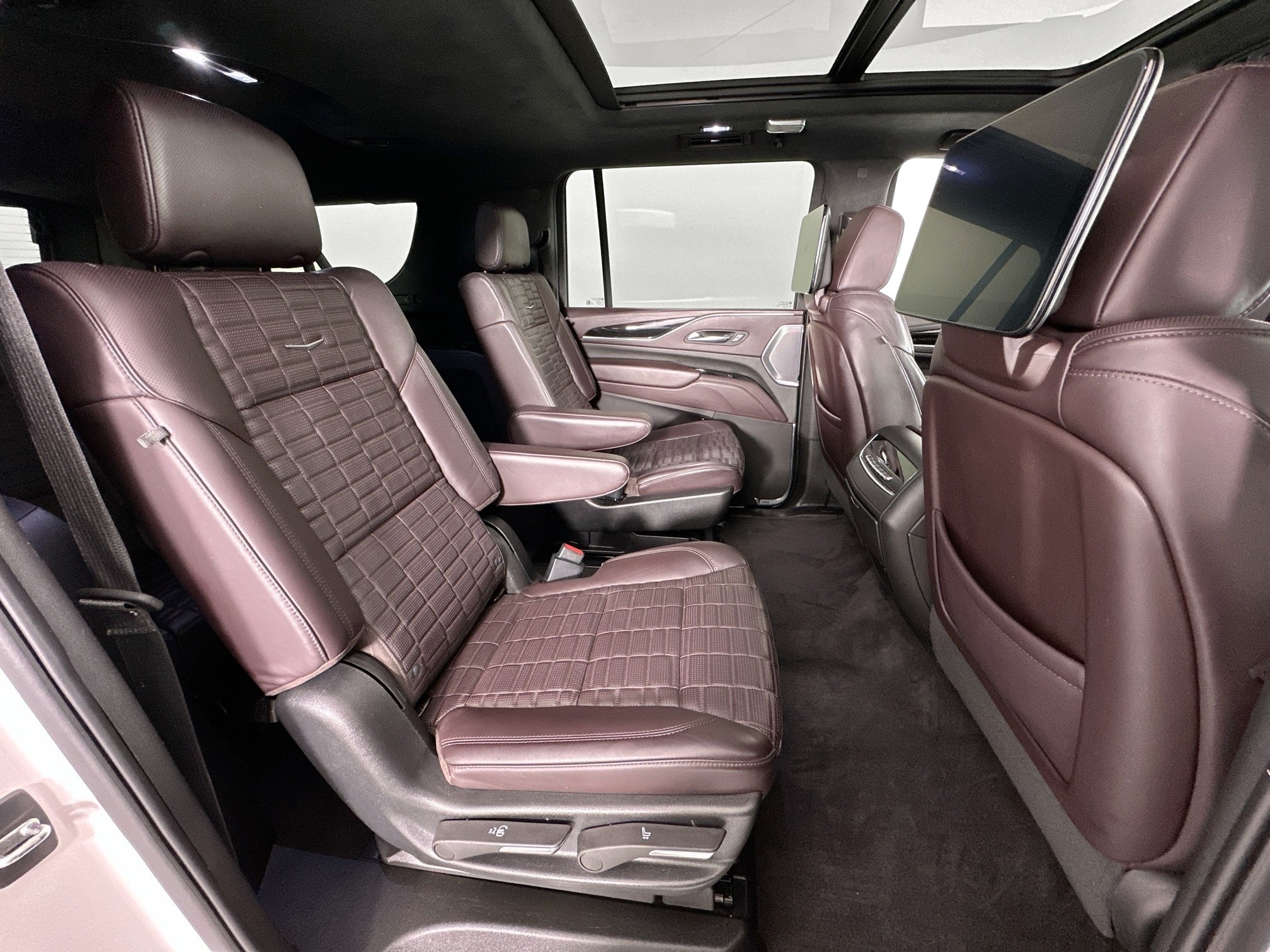 used 2022 Cadillac Escalade ESV car, priced at $69,993