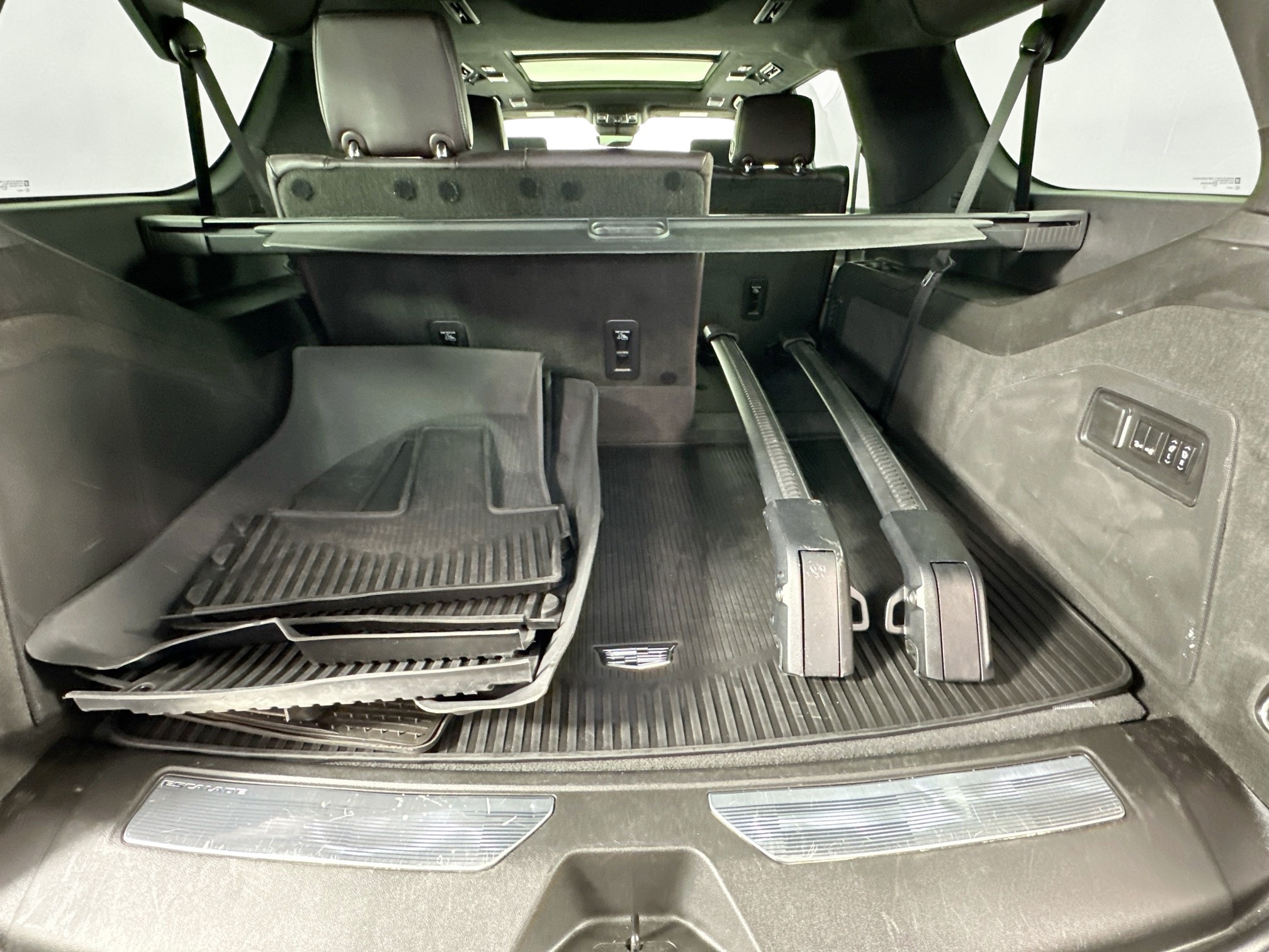 used 2022 Cadillac Escalade ESV car, priced at $69,993