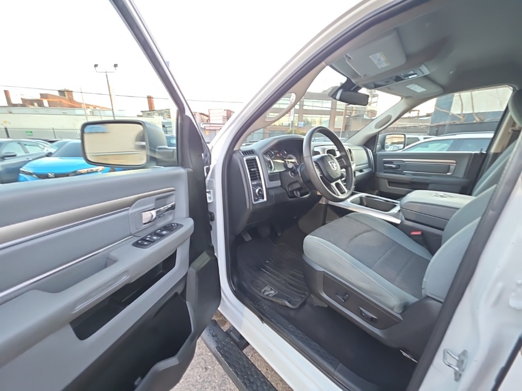 used 2020 Ram 1500 Classic car, priced at $25,895