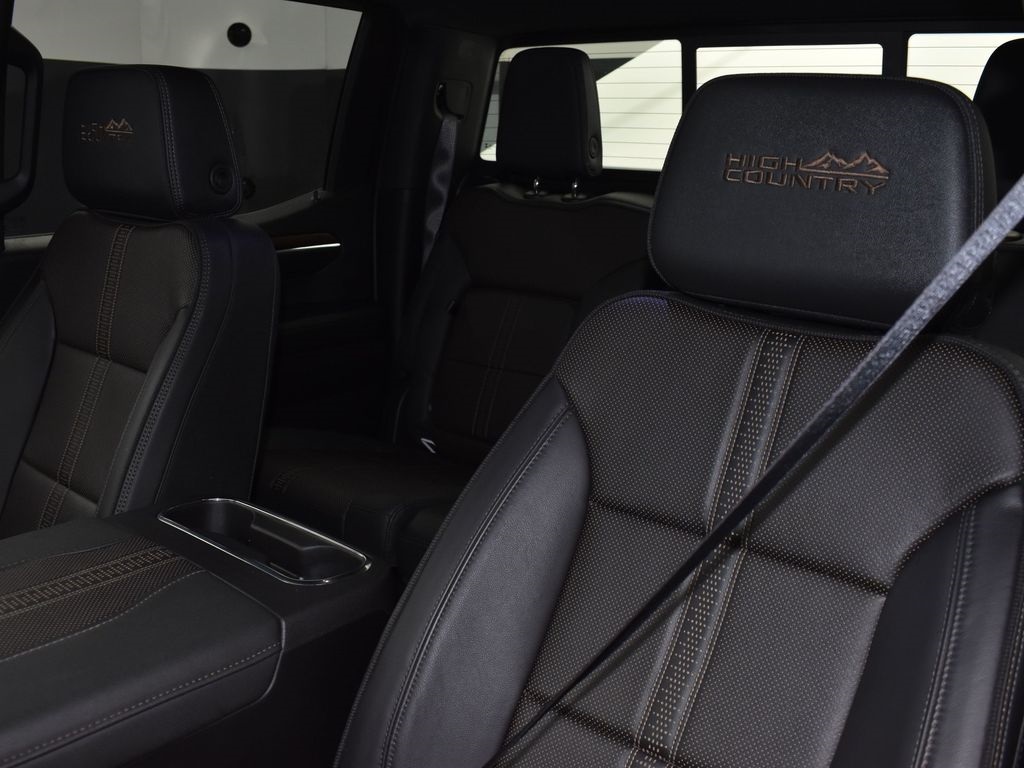 2024 Chevrolet Silverado 1500 High Country photo 13