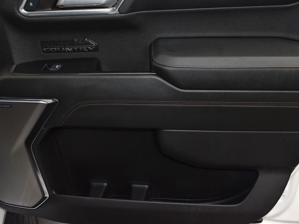 2024 Chevrolet Silverado 1500 High Country photo 18
