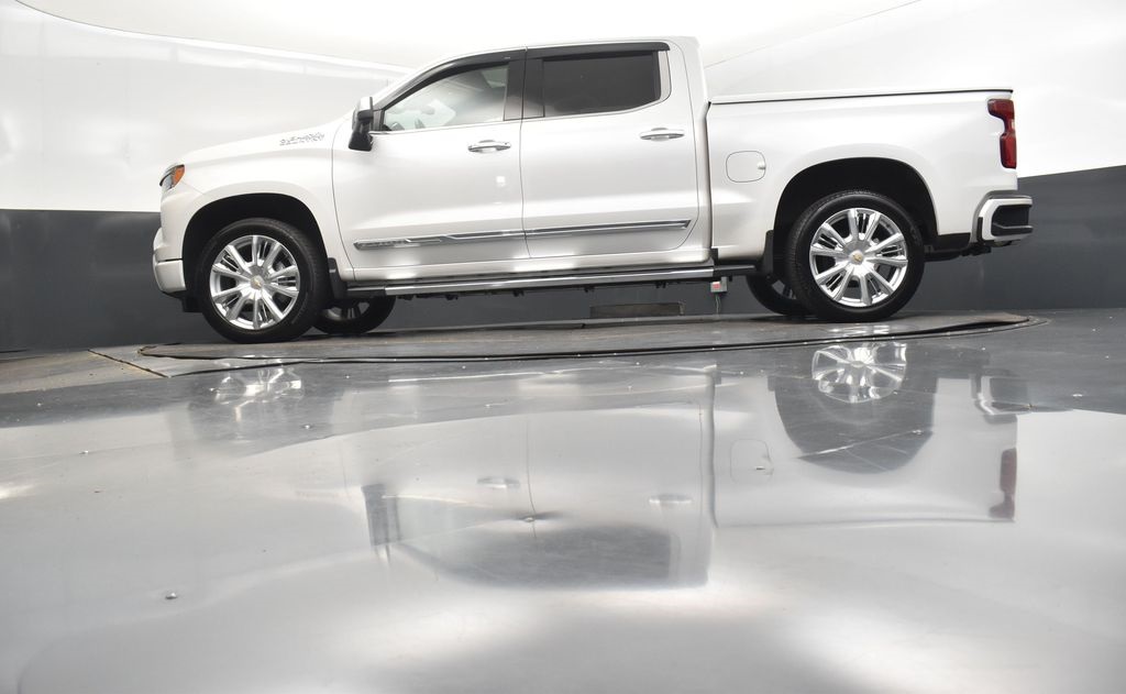 2024 Chevrolet Silverado 1500 High Country photo 32