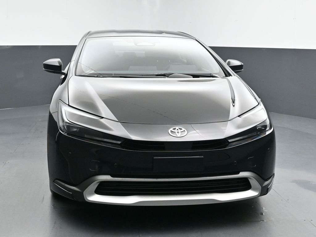 2026 Toyota Prius Plug-in Hybrid SE photo 2