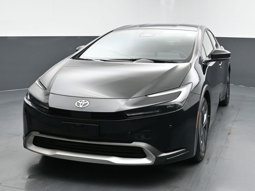 2026 Toyota Prius Plug-in Hybrid SE photo 3