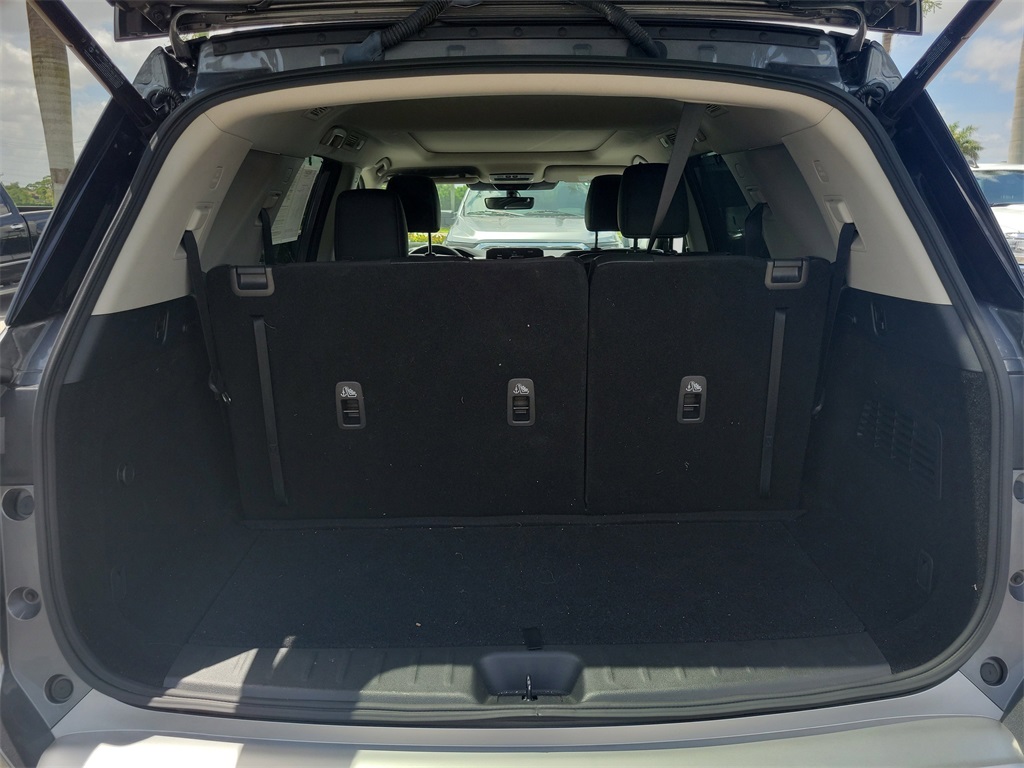 2024 Gun Metallic Nissan Pathfinder SL FWD SUV