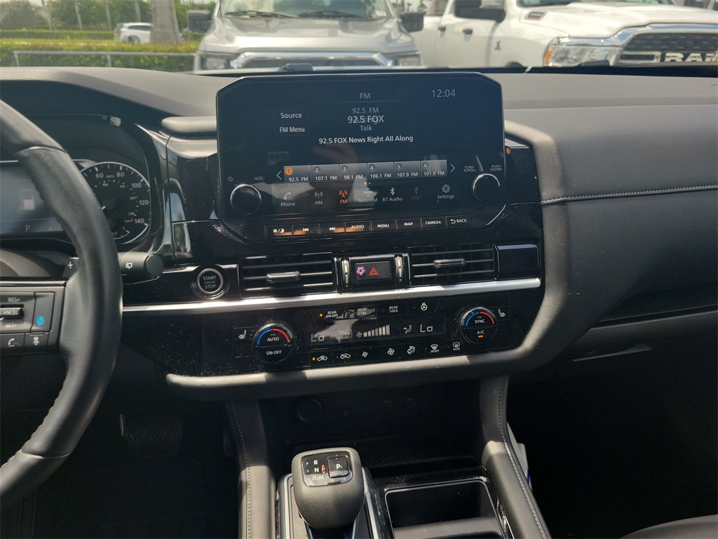 2024 Gun Metallic Nissan Pathfinder SL FWD SUV