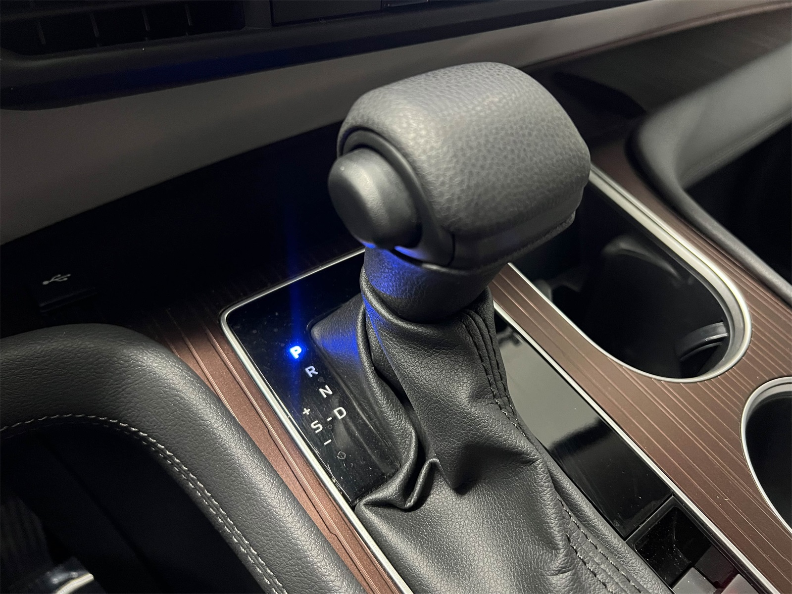 used 2023 Toyota Sienna car, priced at $41,788