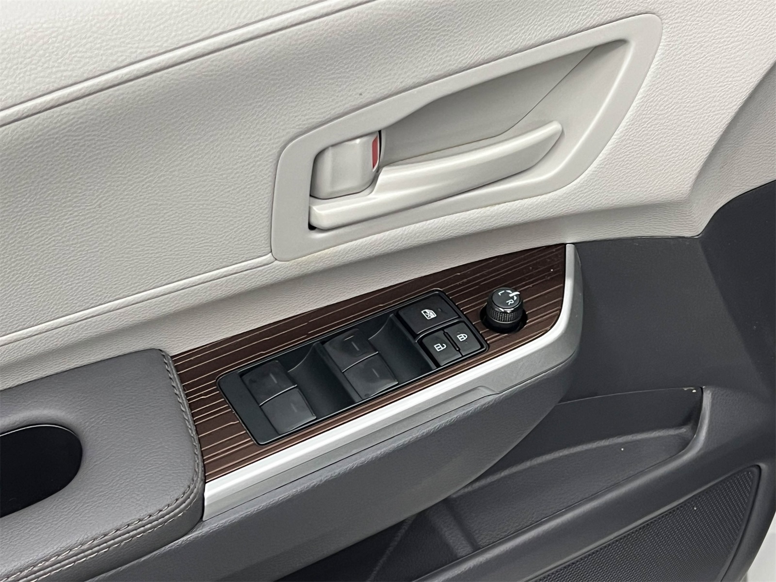 used 2023 Toyota Sienna car, priced at $41,788