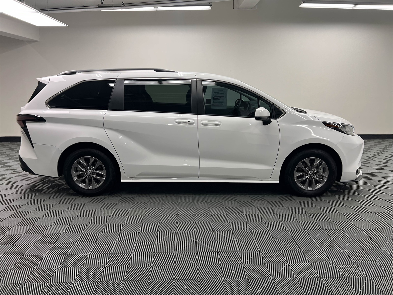 used 2023 Toyota Sienna car, priced at $41,788