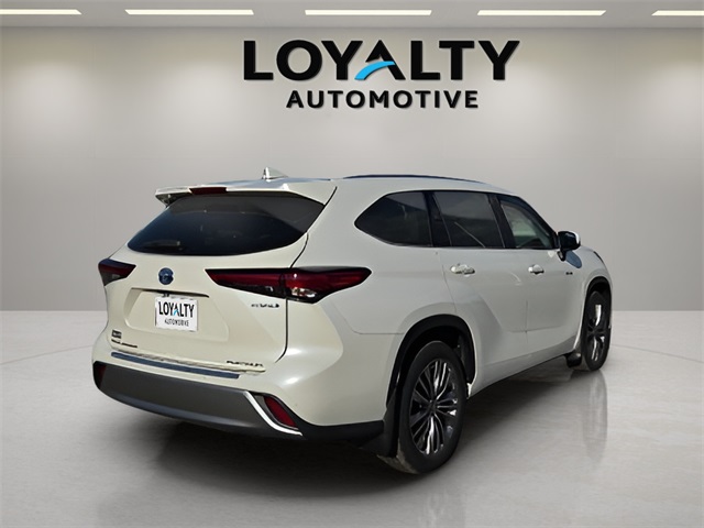 Used 2021 Toyota Highlander Hybrid SUV