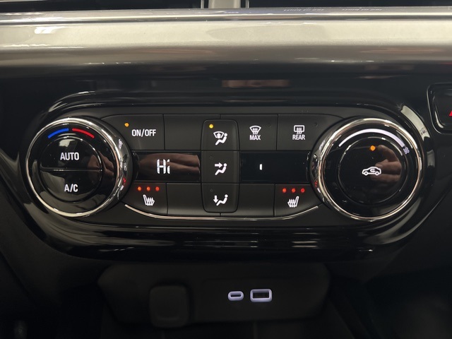 new 2026 Chevrolet Trax car, priced at $25,885