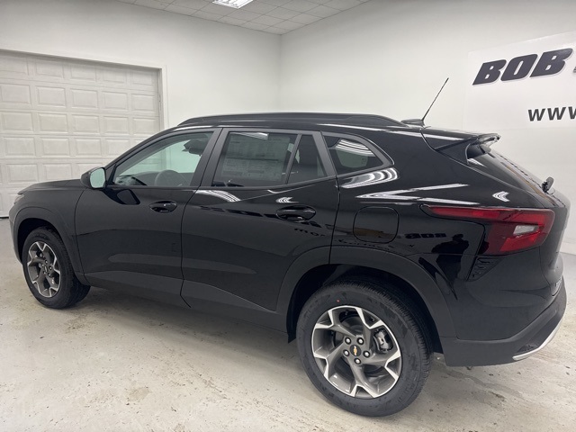 new 2026 Chevrolet Trax car, priced at $25,885