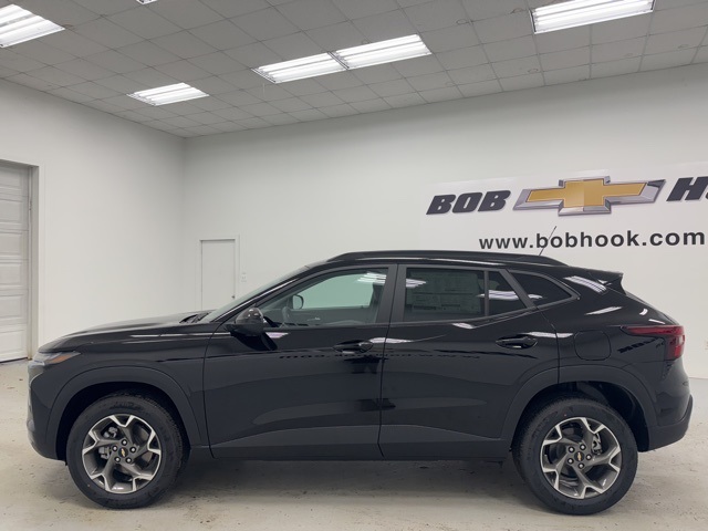 new 2026 Chevrolet Trax car, priced at $25,885