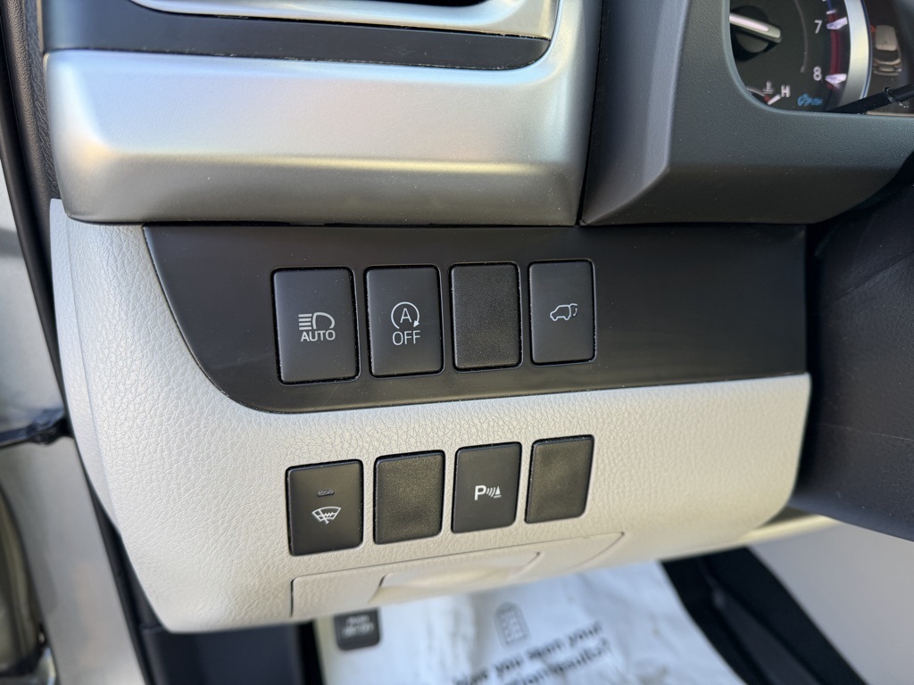 used 2019 Toyota Highlander car, priced at $26,903