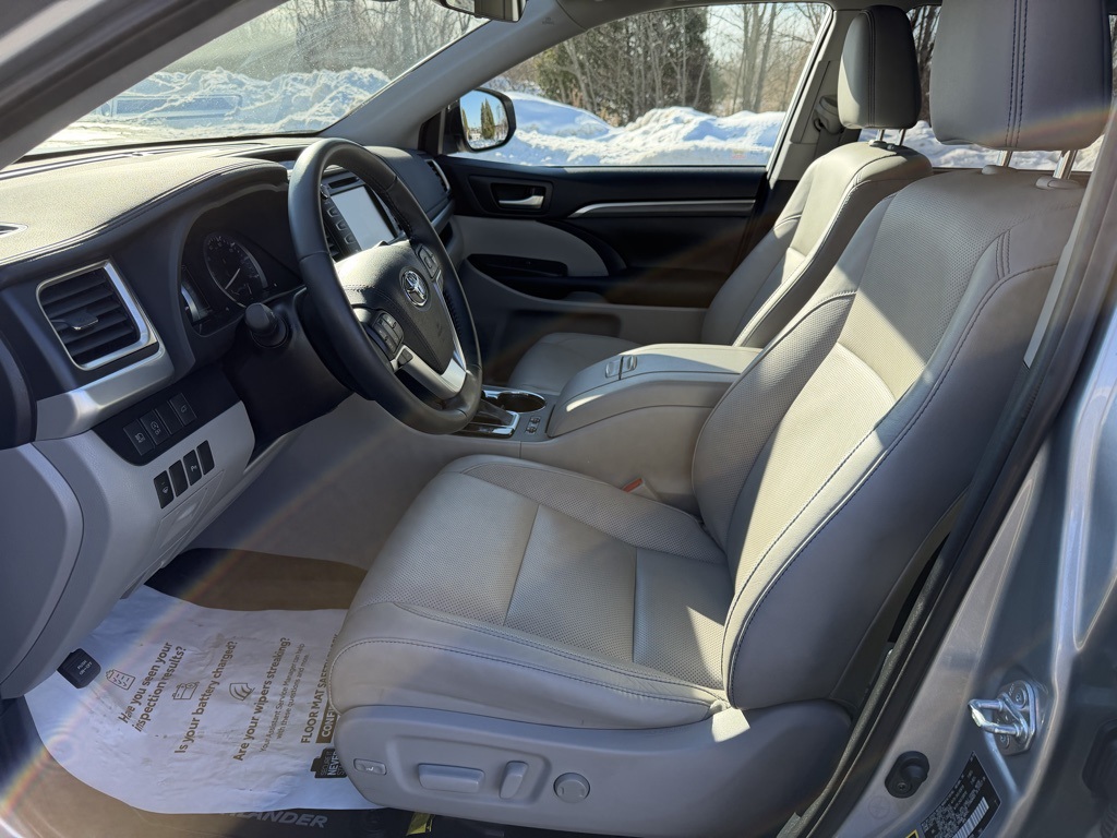 used 2019 Toyota Highlander car, priced at $26,903