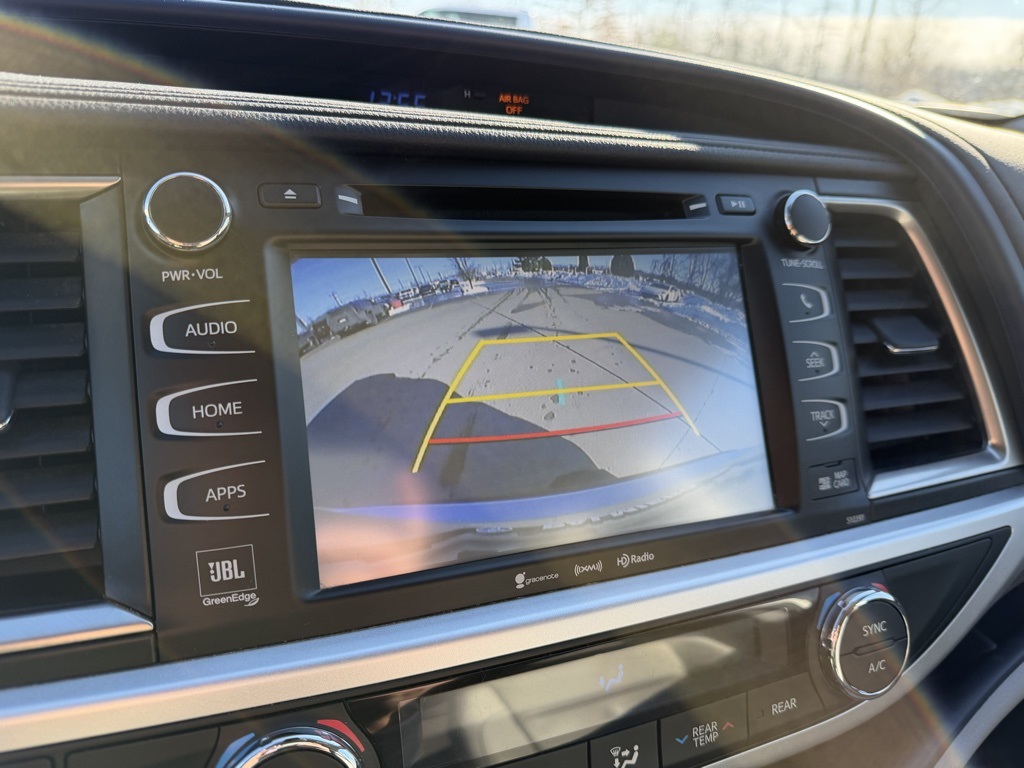 used 2019 Toyota Highlander car, priced at $26,903