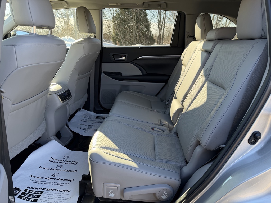 used 2019 Toyota Highlander car, priced at $26,903
