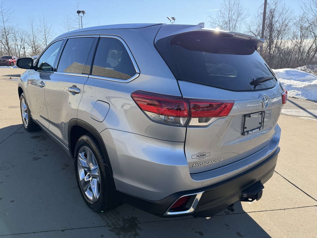 used 2019 Toyota Highlander car, priced at $26,903