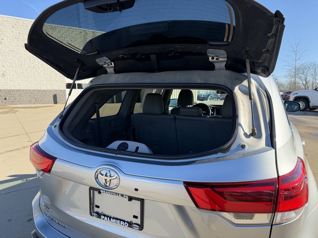 used 2019 Toyota Highlander car, priced at $26,903