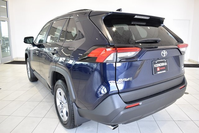 2025 Toyota RAV4 XLE photo 4