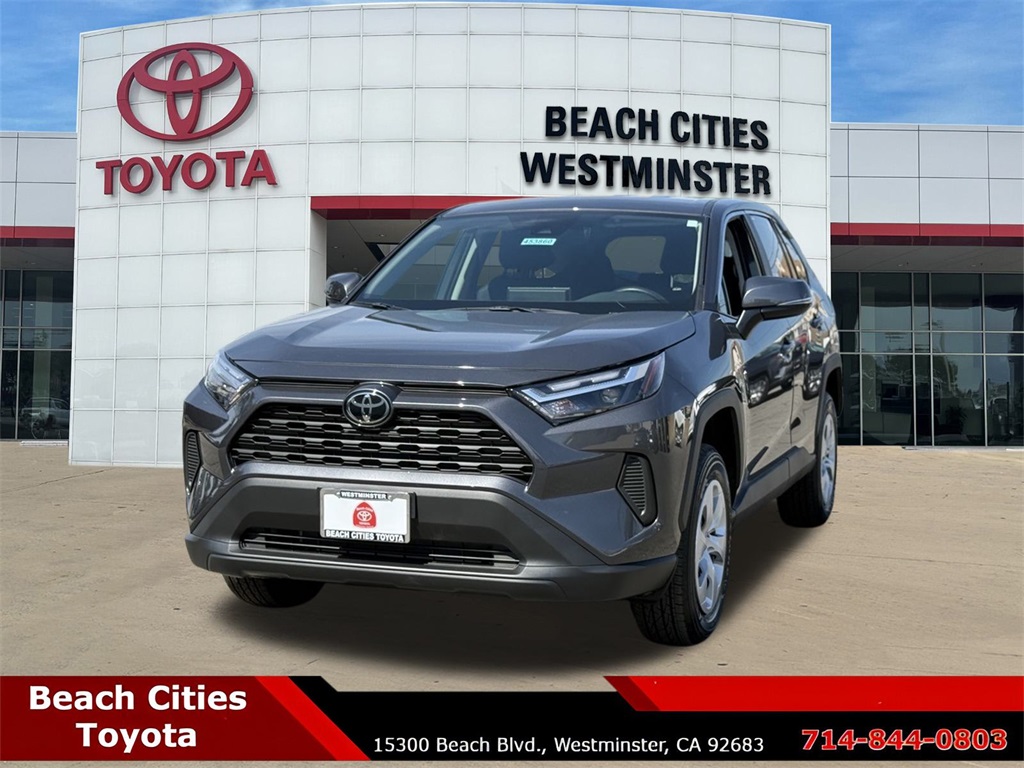 2025 Toyota RAV4 LE photo 4