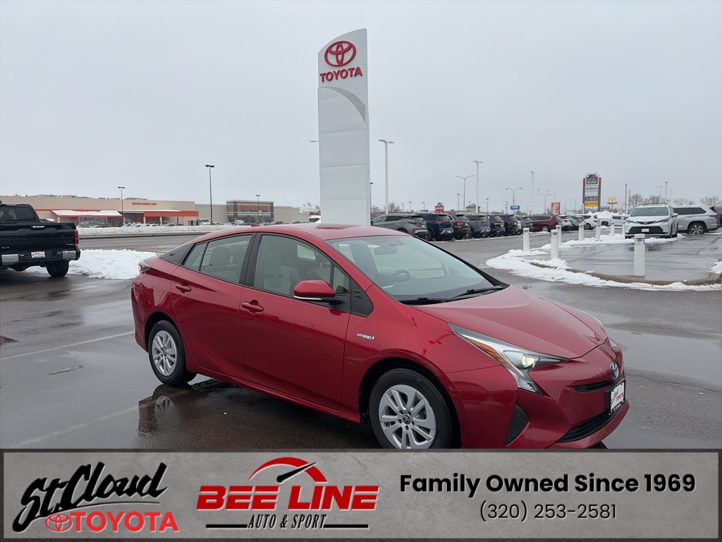 2016 Toyota Prius Two's photo