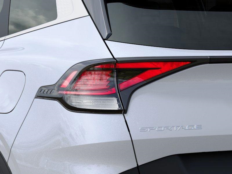 2025 Kia Sportage EX - Photo 11