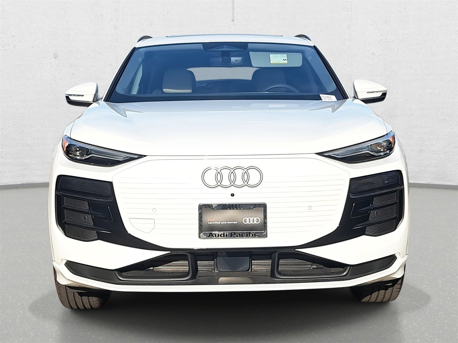 2025 Audi Q6 e-tron Premium's photo