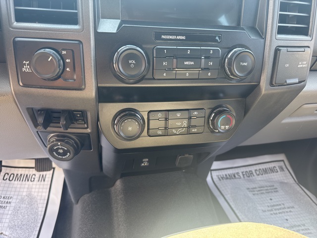 2020 Black Ford Super Duty F-350 SRW XL 4X4