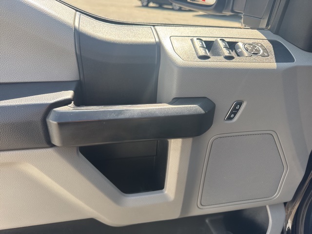 2020 Black Ford Super Duty F-350 SRW XL 4X4