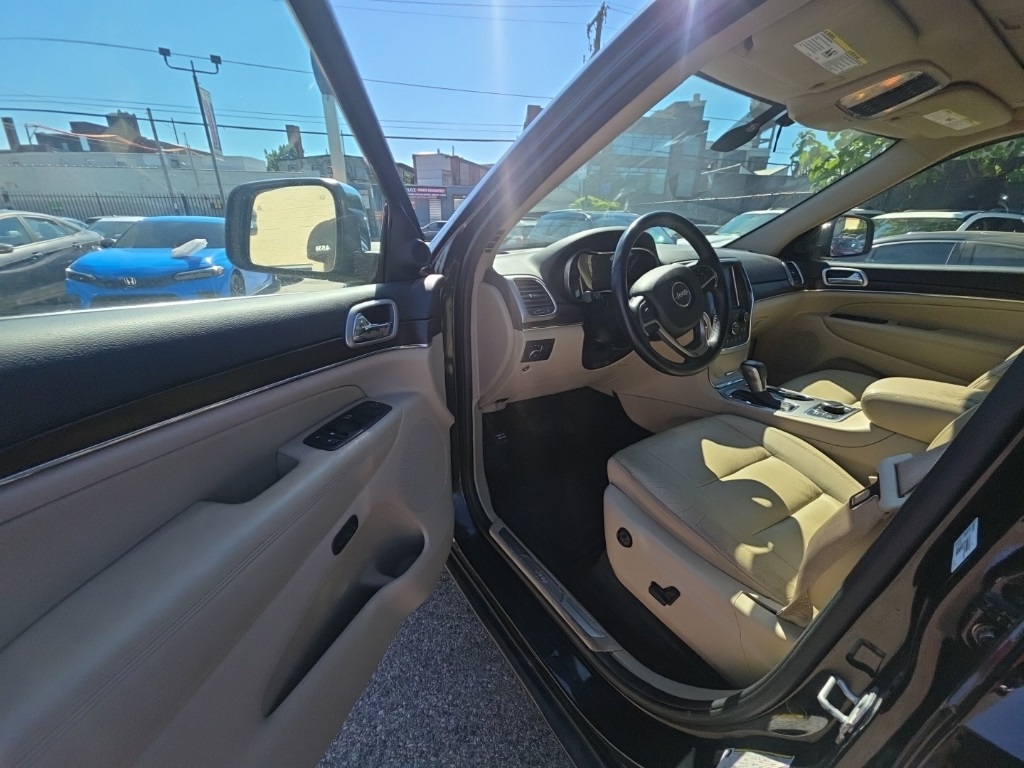 used 2018 Jeep Grand Cherokee car, priced at $18,895
