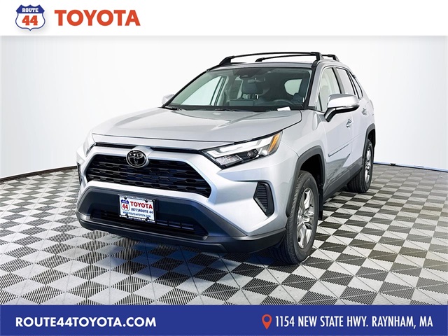 2025 Toyota RAV4 XLE's photo