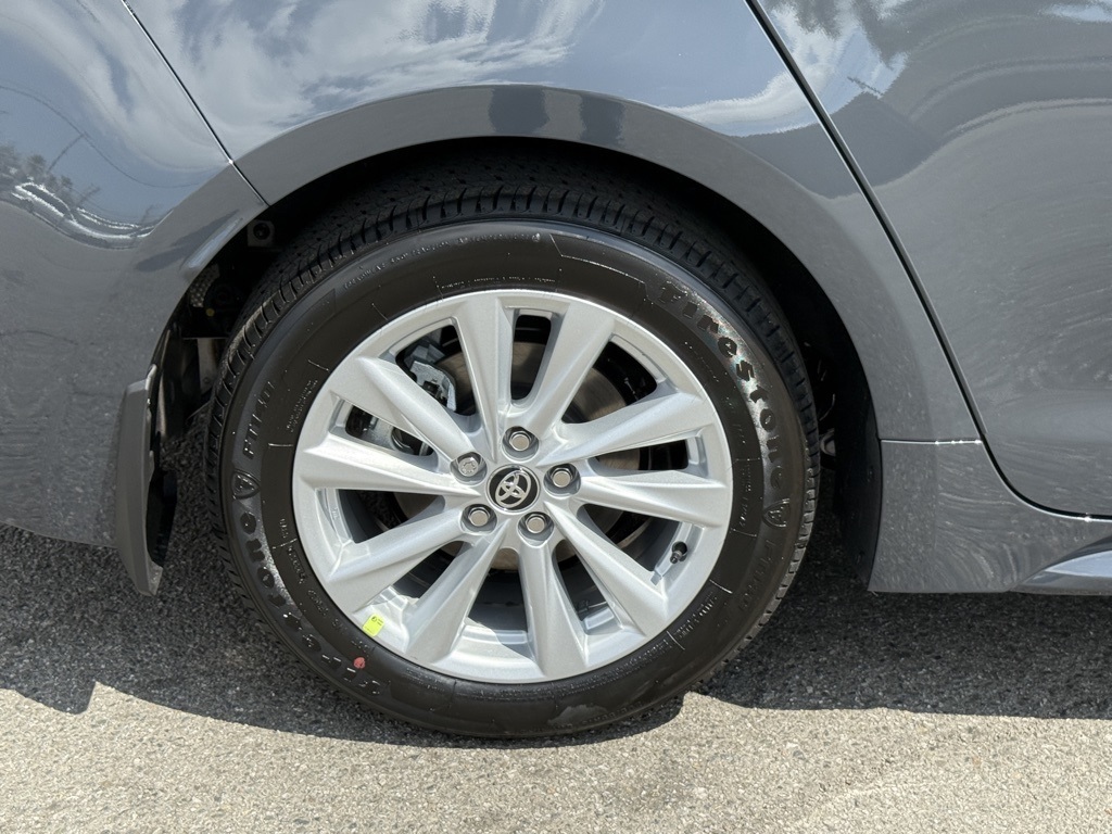 2025 Toyota Corolla LE photo 13