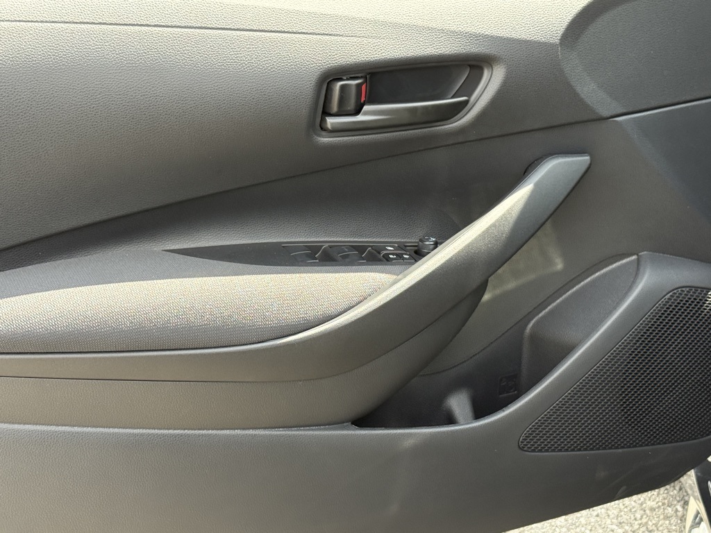 2025 Toyota Corolla LE photo 14