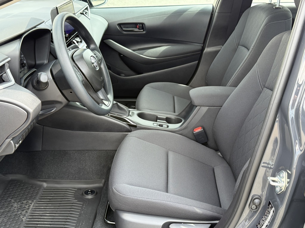 2025 Toyota Corolla LE photo 16