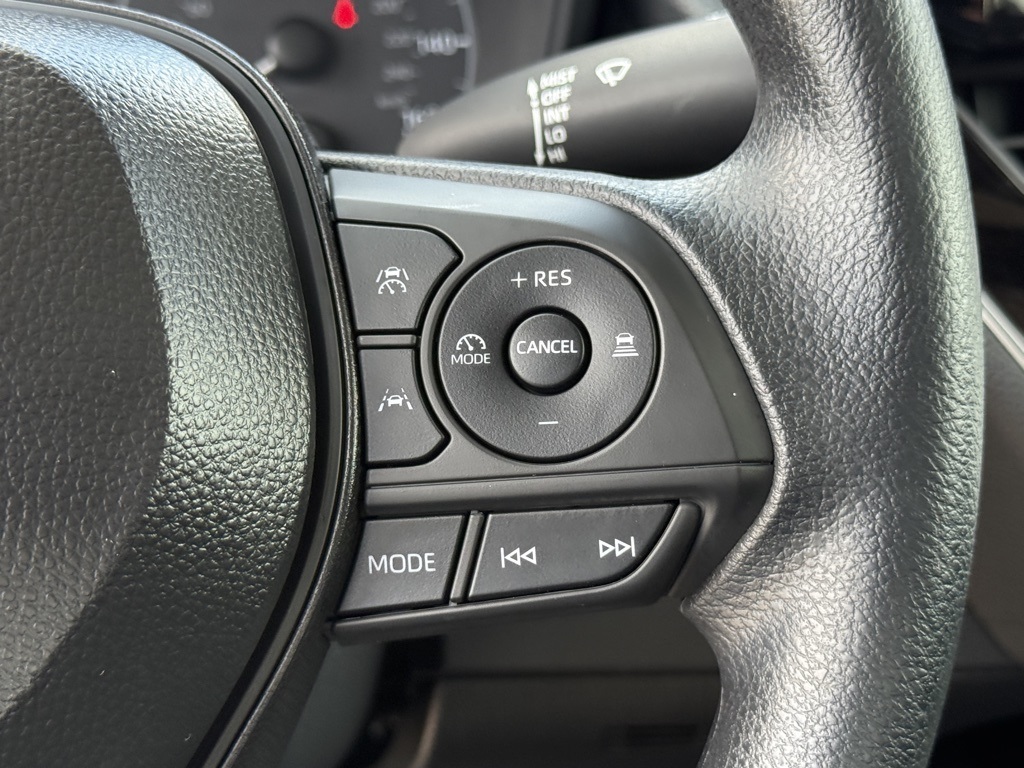 2025 Toyota Corolla LE photo 20