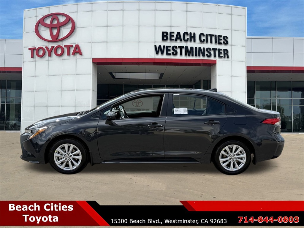 2025 Toyota Corolla LE photo 6