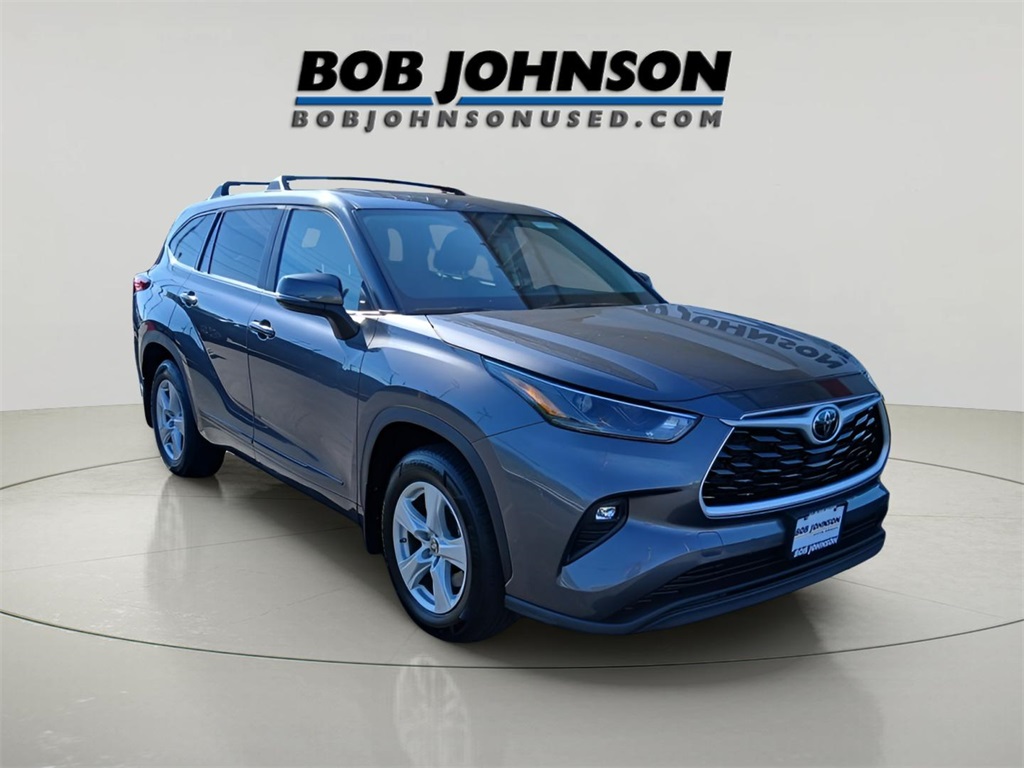 2023 Toyota Highlander LE photo 20