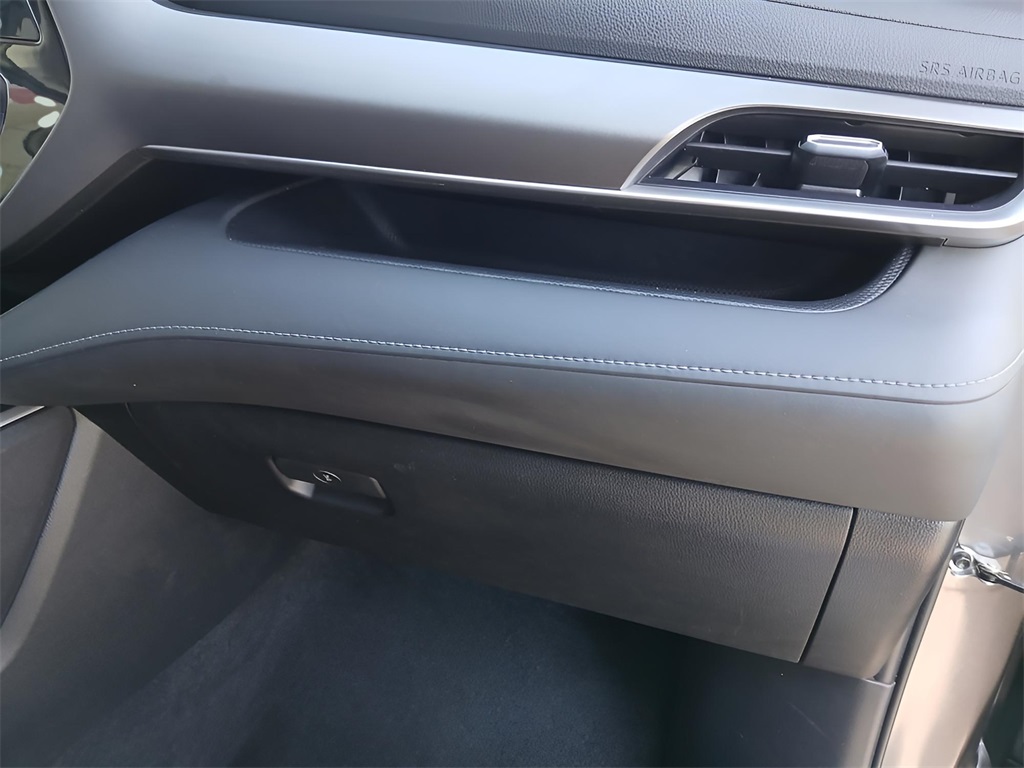 2023 Toyota Highlander LE photo 29