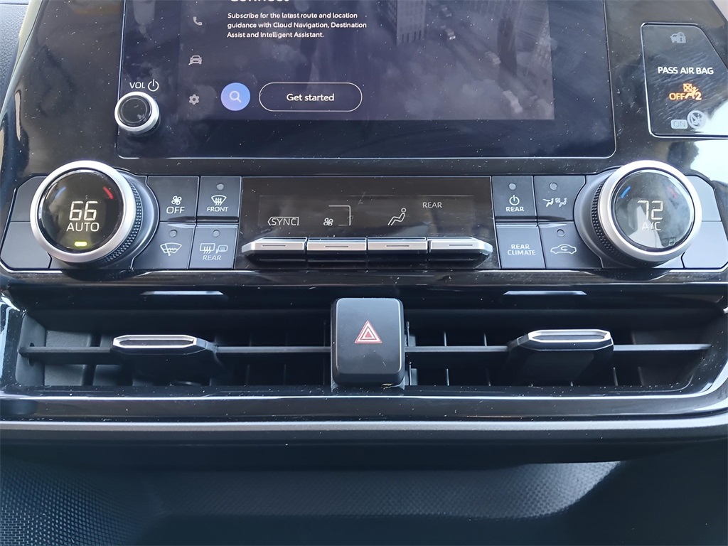 2023 Toyota Highlander LE photo 15