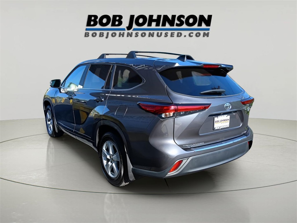2023 Toyota Highlander LE photo 23