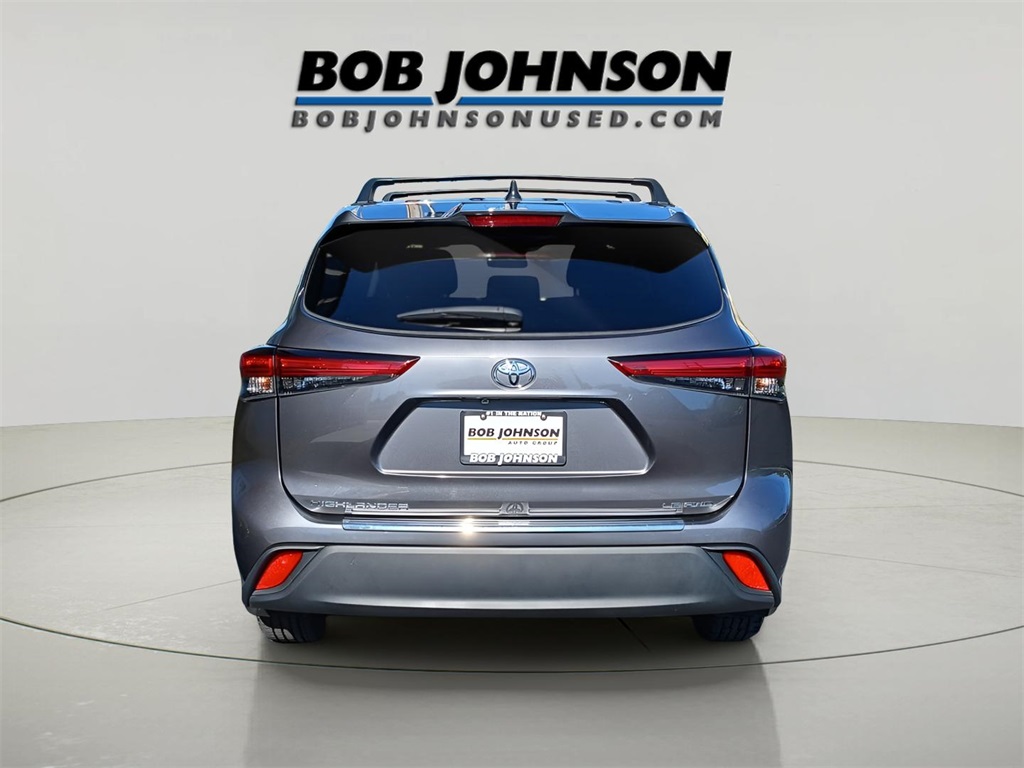 2023 Toyota Highlander LE photo 24