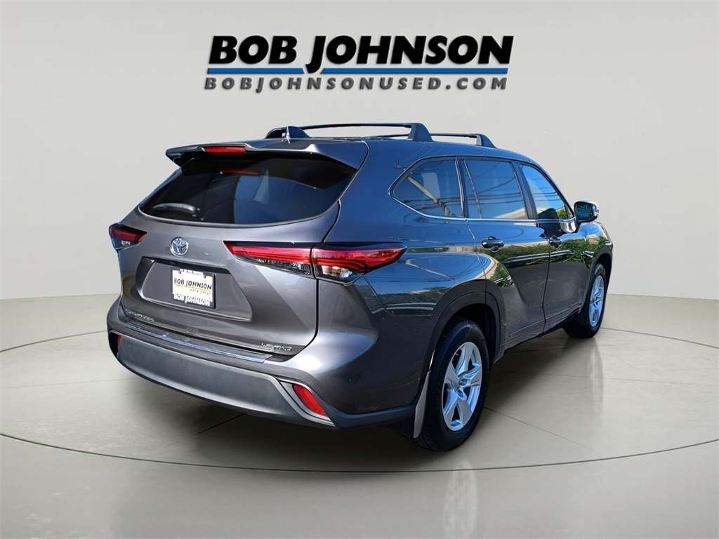 2023 Toyota Highlander LE photo 25