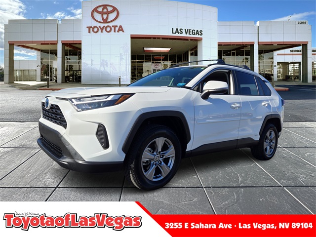 2023 Toyota RAV4 XLE's photo