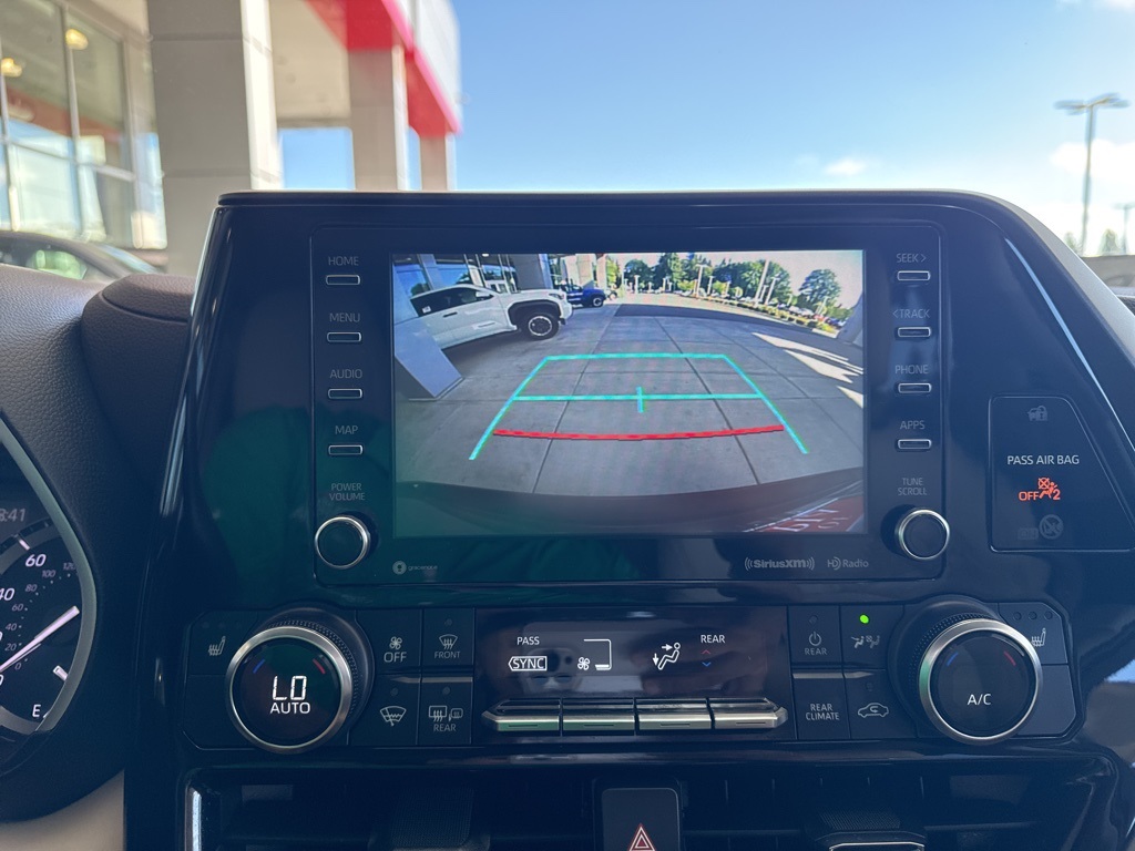 2022 Toyota Highlander XLE photo 16