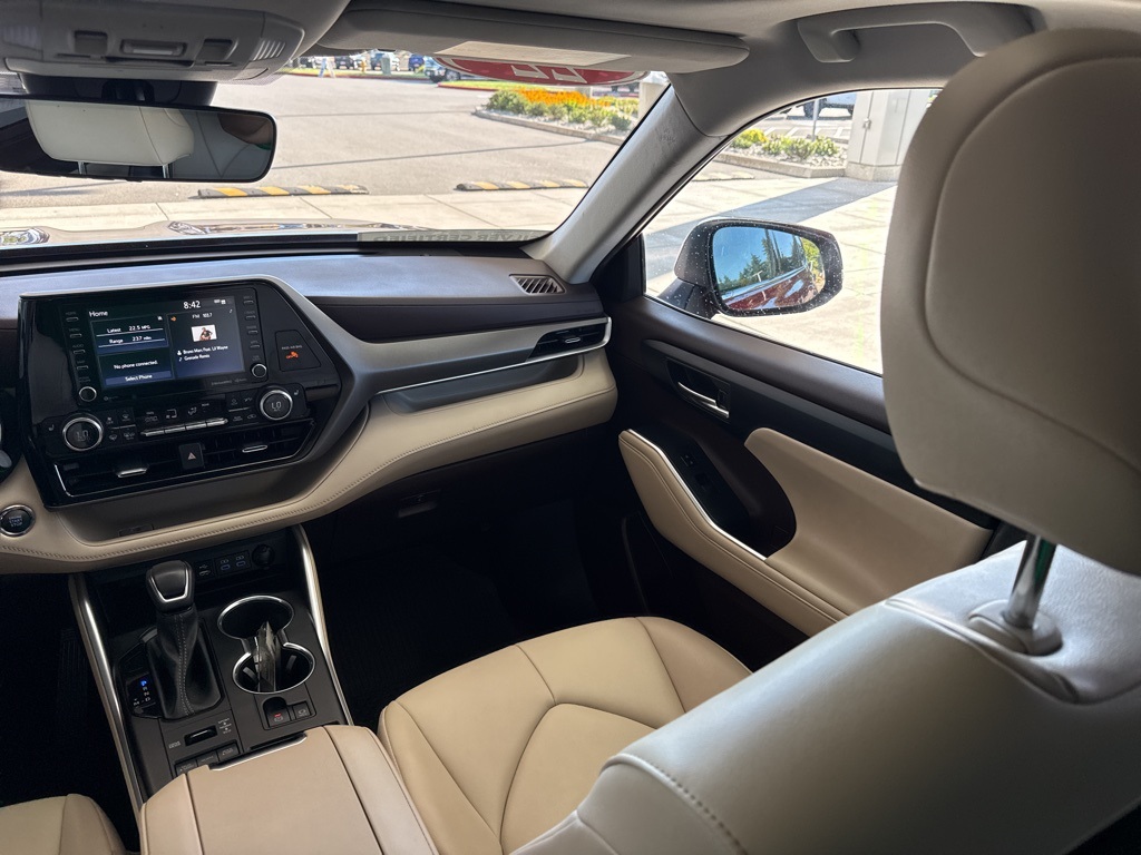 2022 Toyota Highlander XLE photo 19