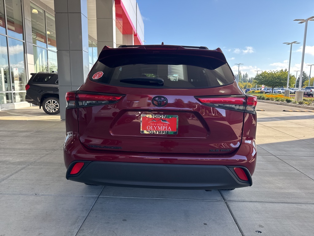 2022 Toyota Highlander XLE photo 5