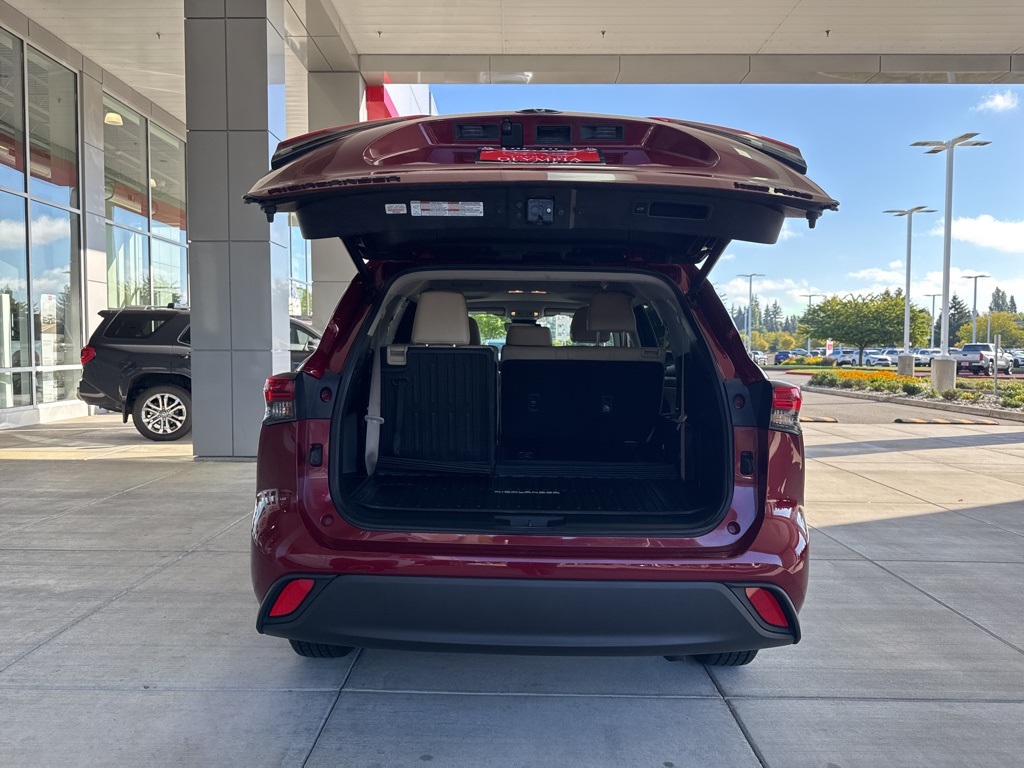 2022 Toyota Highlander XLE photo 6